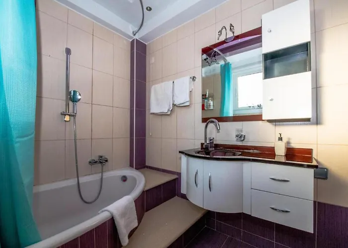 Calm And Joy Summer House *