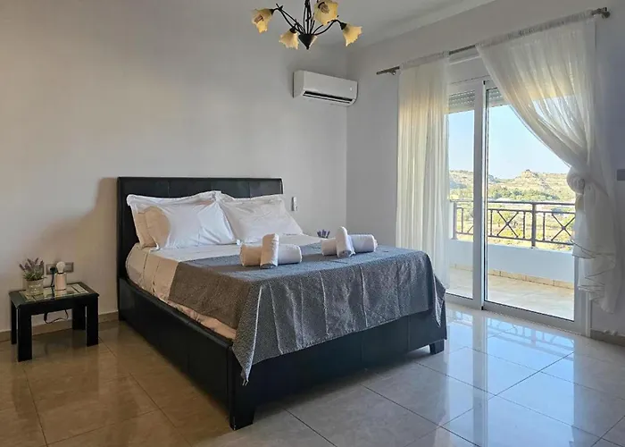 Calm And Joy Summer House