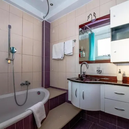 Calm And Joy Summer House *