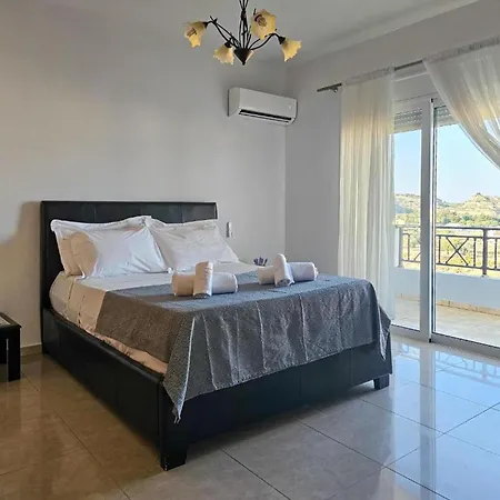 Calm And Joy Summer House