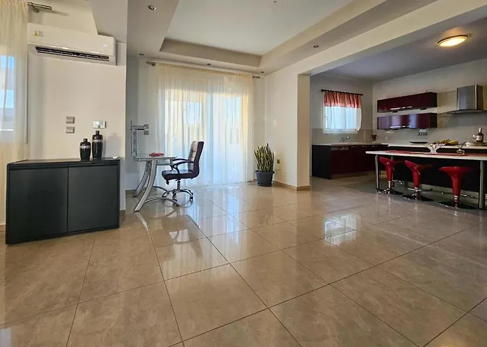 Calm And Joy Summer House Willa